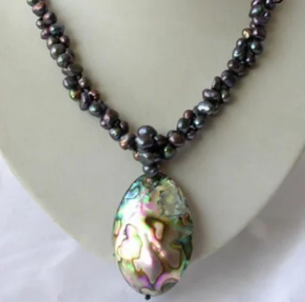 

Ожерелье из двух нитей в стиле барокко с черным жемчугом