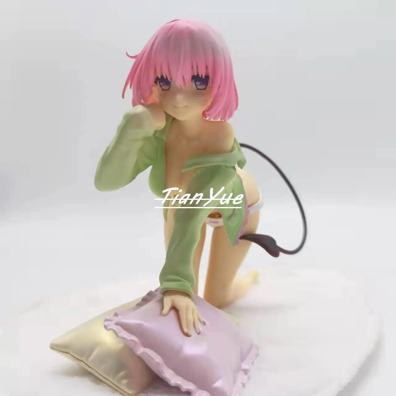 

Anime Japan TO LOVE Momo Belia Deviluke with pillow ver. Darkness Doll PVC Action Figure Toy 13CM