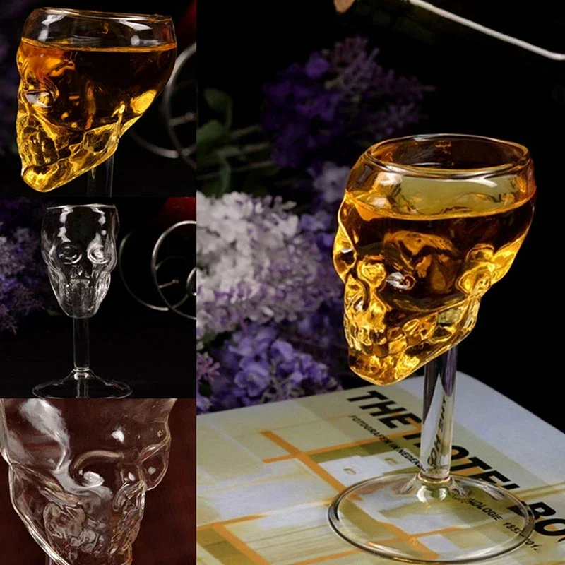 Стеклянный бокал для вина с изображением костей армированного воина черепа