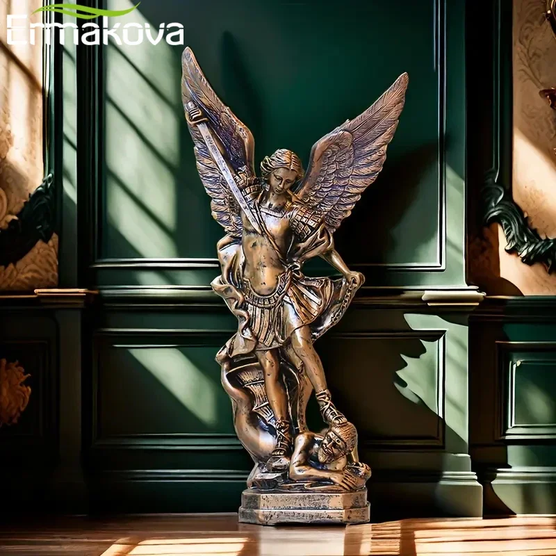 Статуэтка Святого Михайла