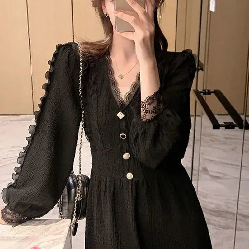 

2021 Summer Lace Black Dress Women Long Sleeve Button V-neck Office Lady Vintage Midi Dress Female Gothic One Piece Dress Korean