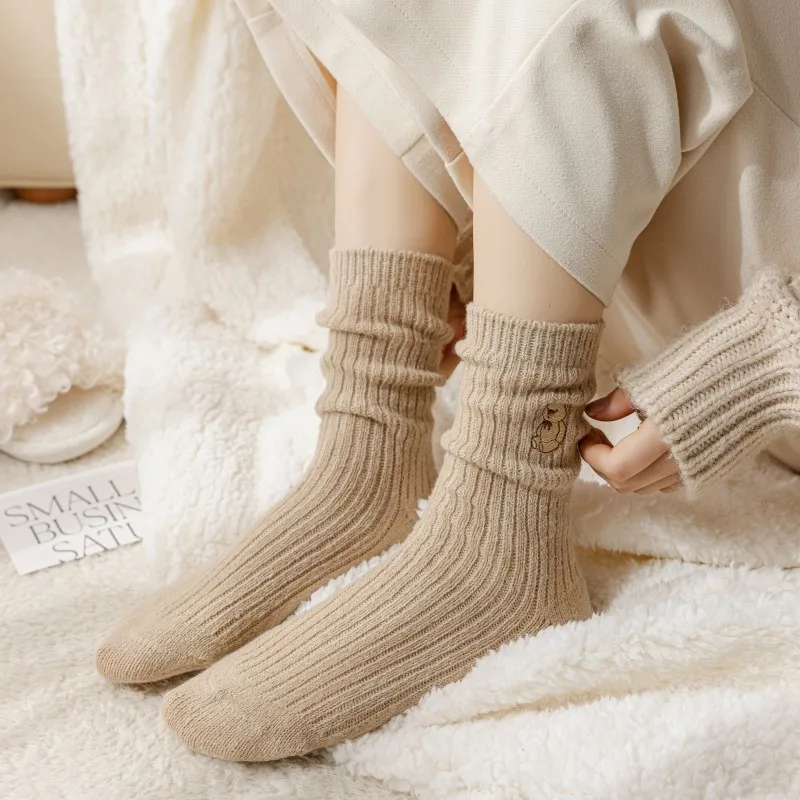 High Quality Cotton Wool Sleeping Socks Thermal Socks Woman Winter Warm Embroidered Cartoon White Thick Fluffy Socks Set Women