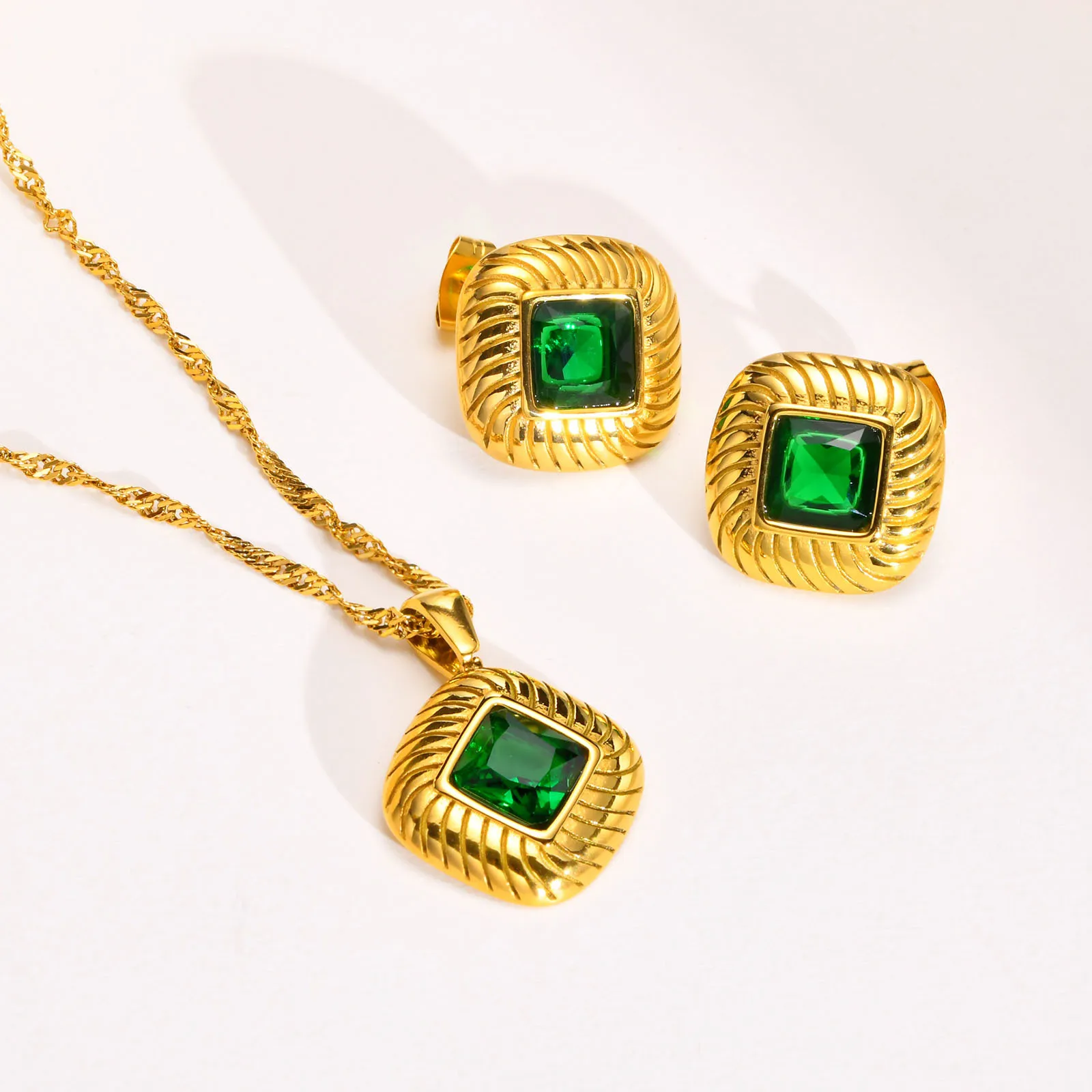 

PVD Gold Tone Stainless Steel Green Natural Stone Necklaces for Women,Geometric Square Collar for Party Anniversary Gift