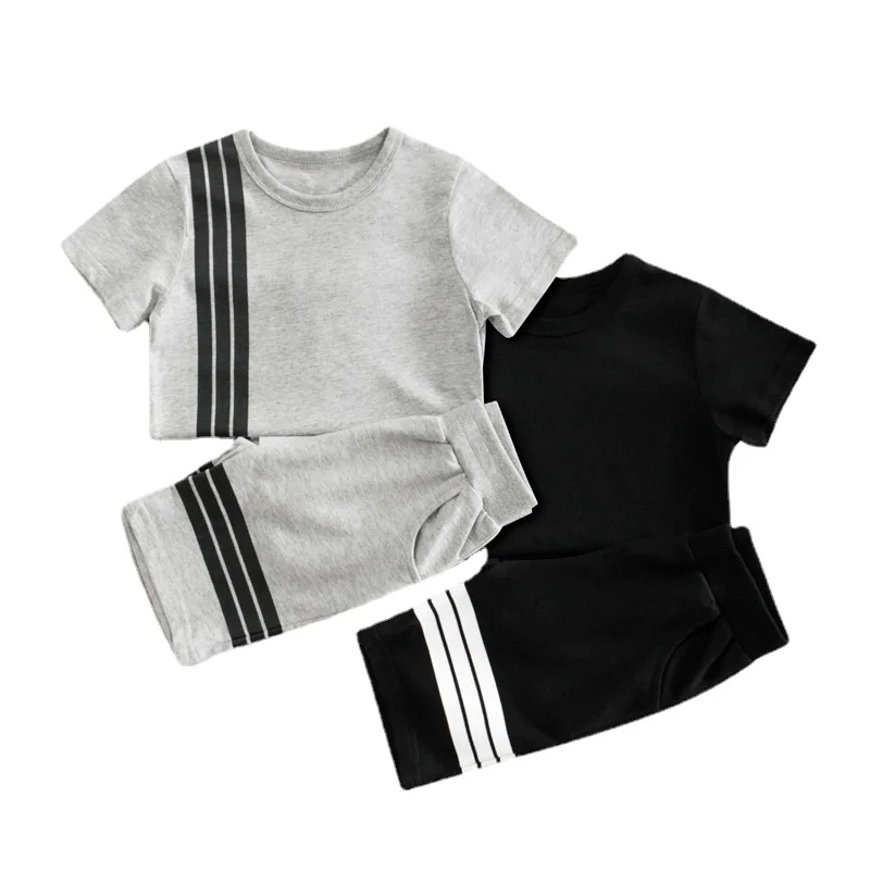 

Новинка 2023, брендовая детская одежда, летние комплекты для мальчиков и девочек, повседневные хлопковые топы и шорты в полоску с коротким рукавом, спортивные костюмы