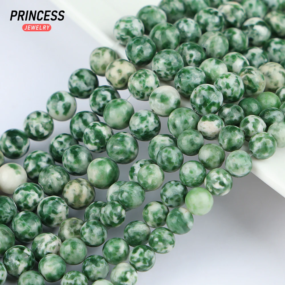 Натуральная яшма с зелеными пятнами