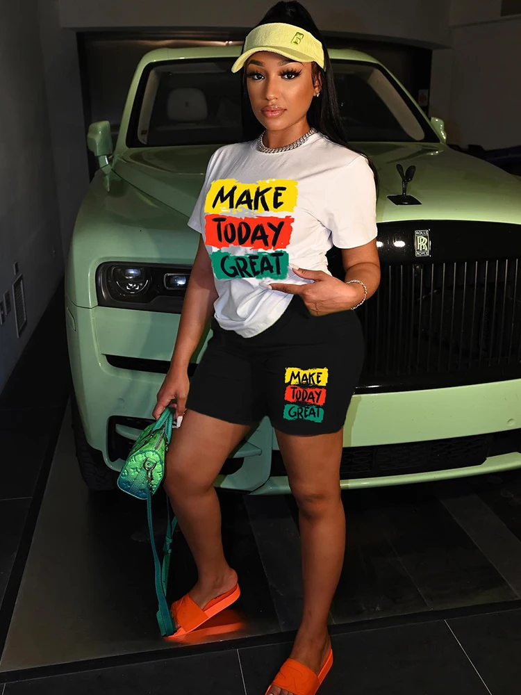 

Женский летний комплект из двух предметов, футболка с коротким рукавом и круглым вырезом и велосипедные шорты с эластичной застежкой