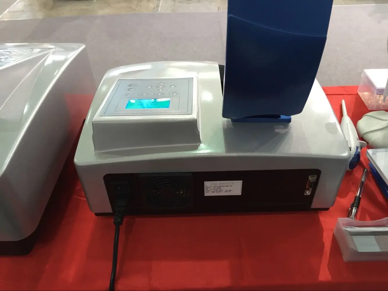 КИТАЙ Низкая цена УФ-спектрометр для анализа металла с одним лучом Vis