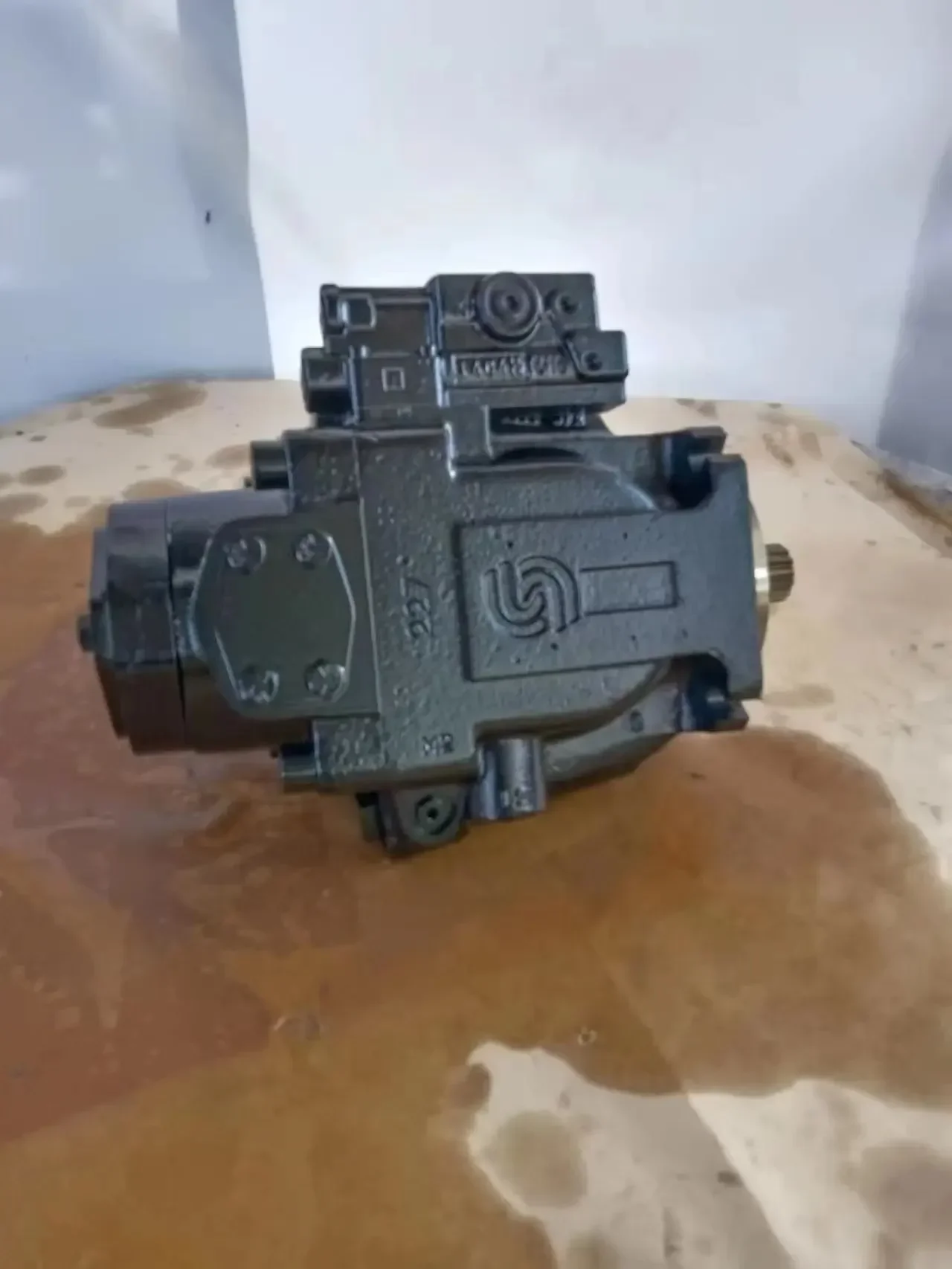 Оригинальный sauer Dan-foss 83041431 АТ 457670 гидравлический поршневой насос 772. A 174911812