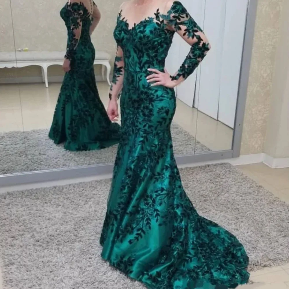 

Dark Green Sheer Jewel Neck Mother of Bride Groom Dresses Long Sleeves Illusion Backless with Buttons Long Formal Evening