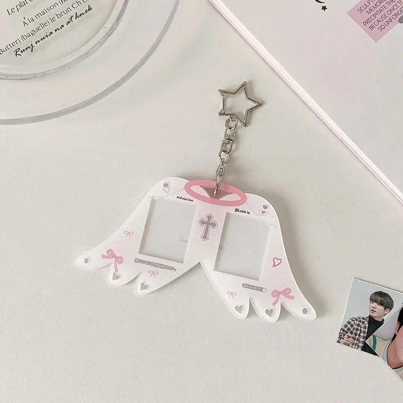 

1 шт., подвесное украшение в форме крылатого сумки с 2 1-дюймовой фоторамкой и брелком со звездой, пластиковым держателем для фотографий, футляром для карт