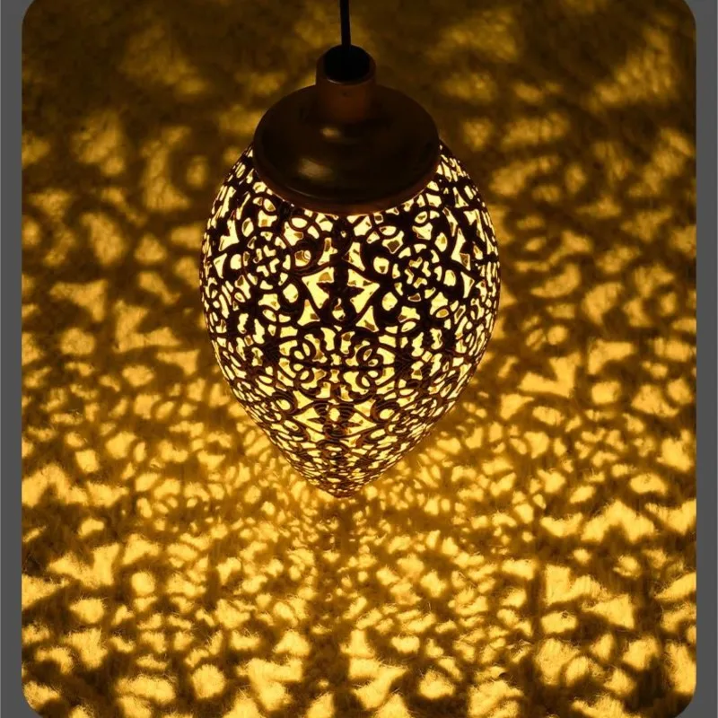 

Outdoor LED Solar Skeleton Projection Light Waterproof Rugby Pendant Light Landscape Light Wholesale