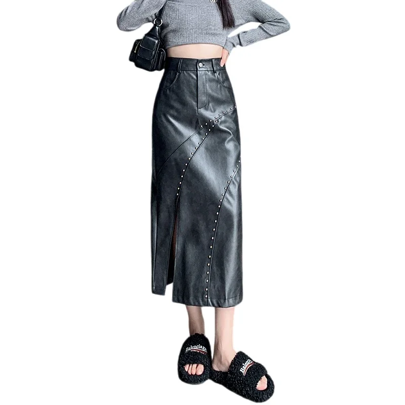 

Женские длинные юбки с заклепками, классические прямые юбки из искусственной кожи с высокой талией и разрезом спереди, Осень-зима 2023