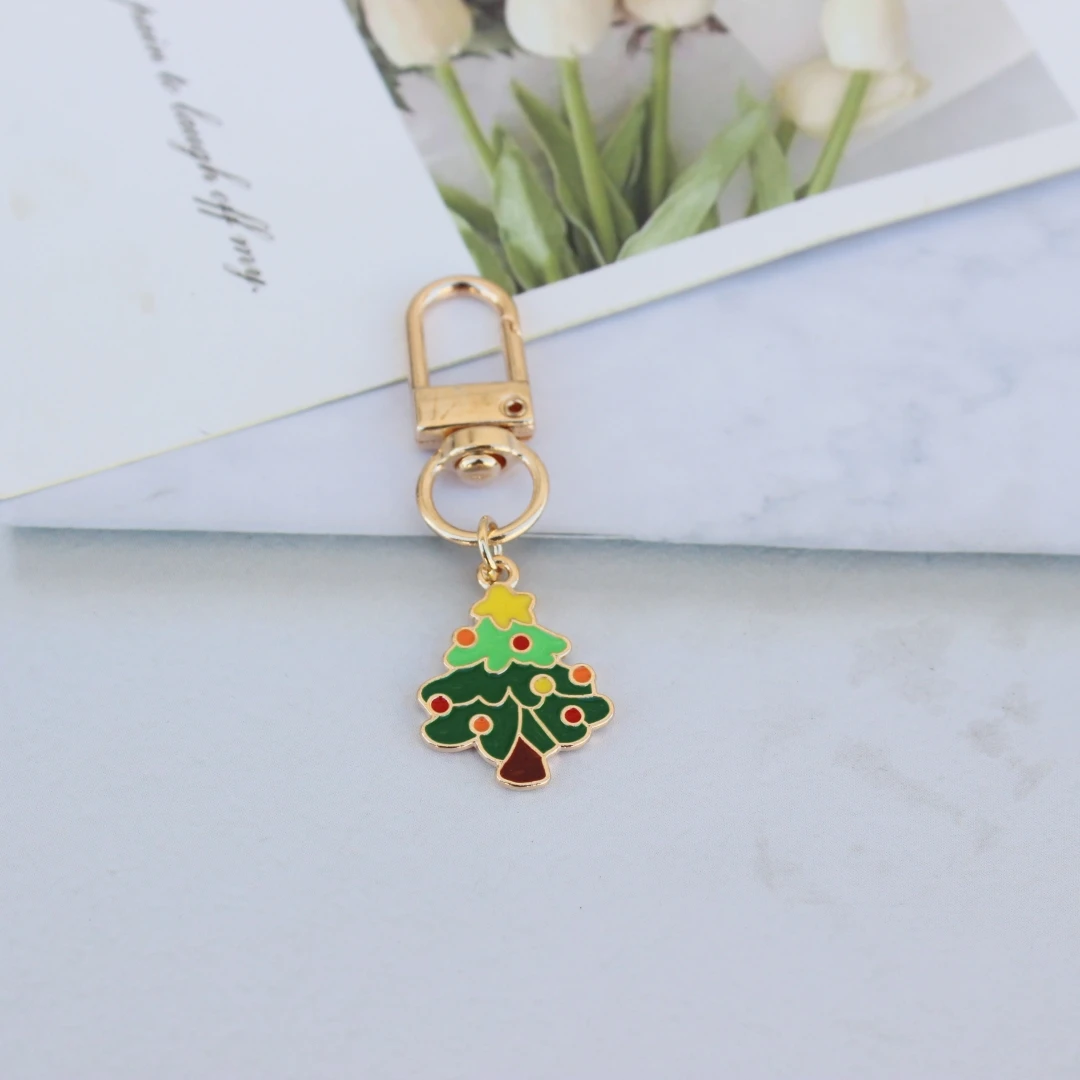 Брелок для ключей с рождественской елкой