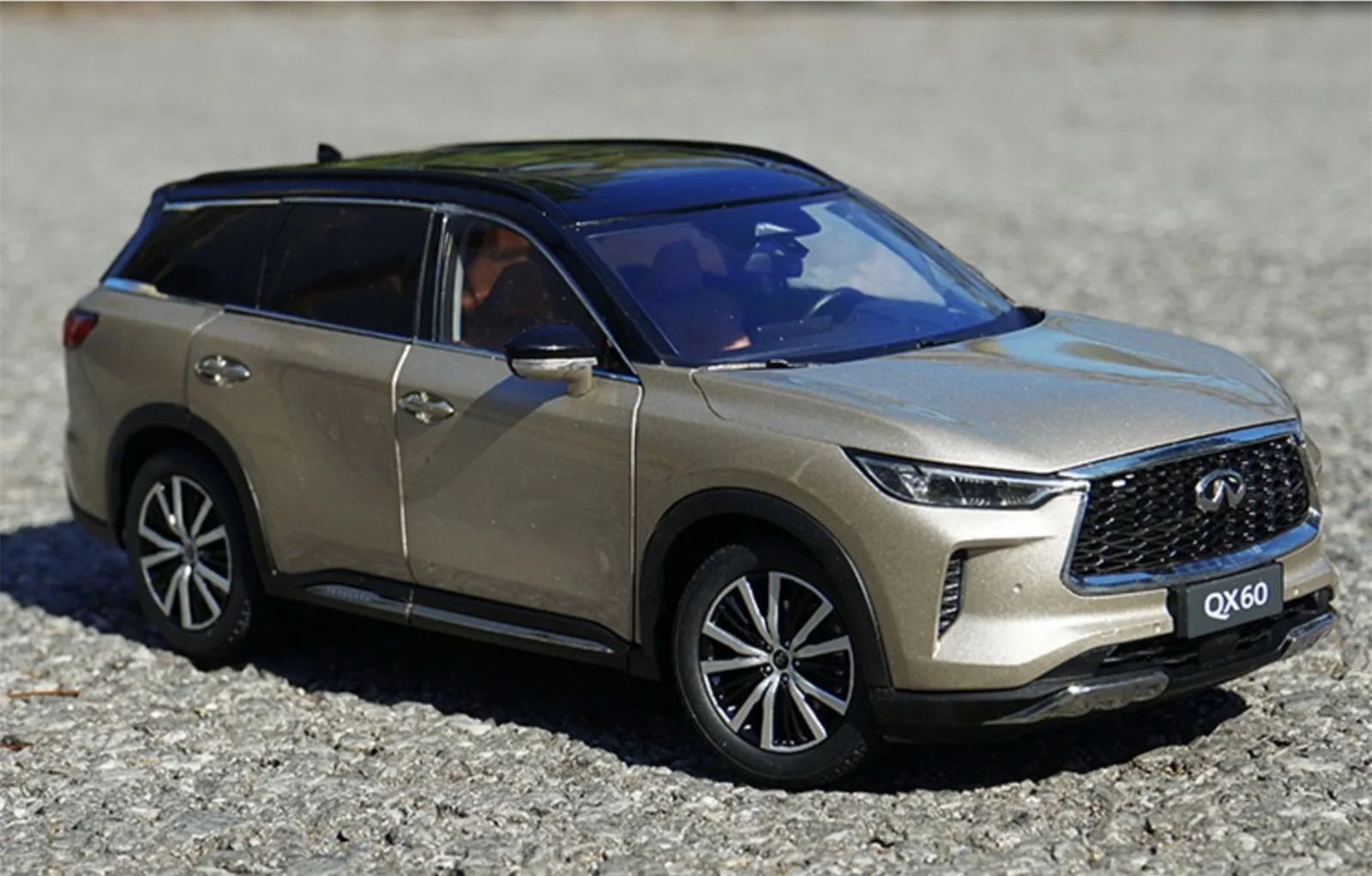 

1/18 Scale Infi_niti QX60 2022 SUV Diecast Car Model Collection Toy Gift NIB