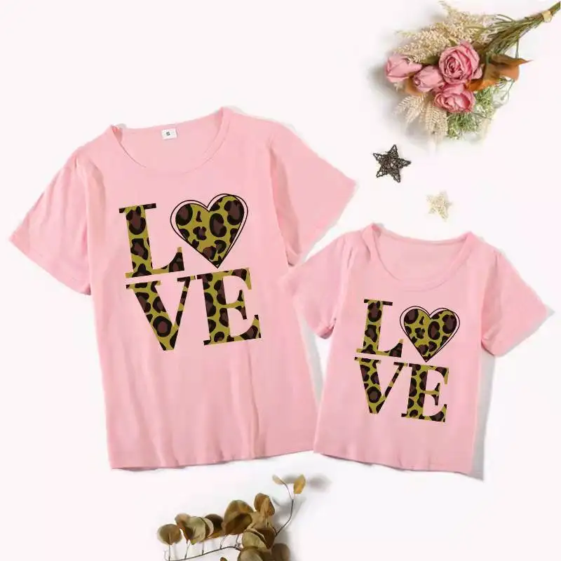 

Love Mother Daughter T-shirts Family Matching Outfits Mommy and Me Tee-shirt Clothes Fashion Mom Baby Women Girls Cotton Tops