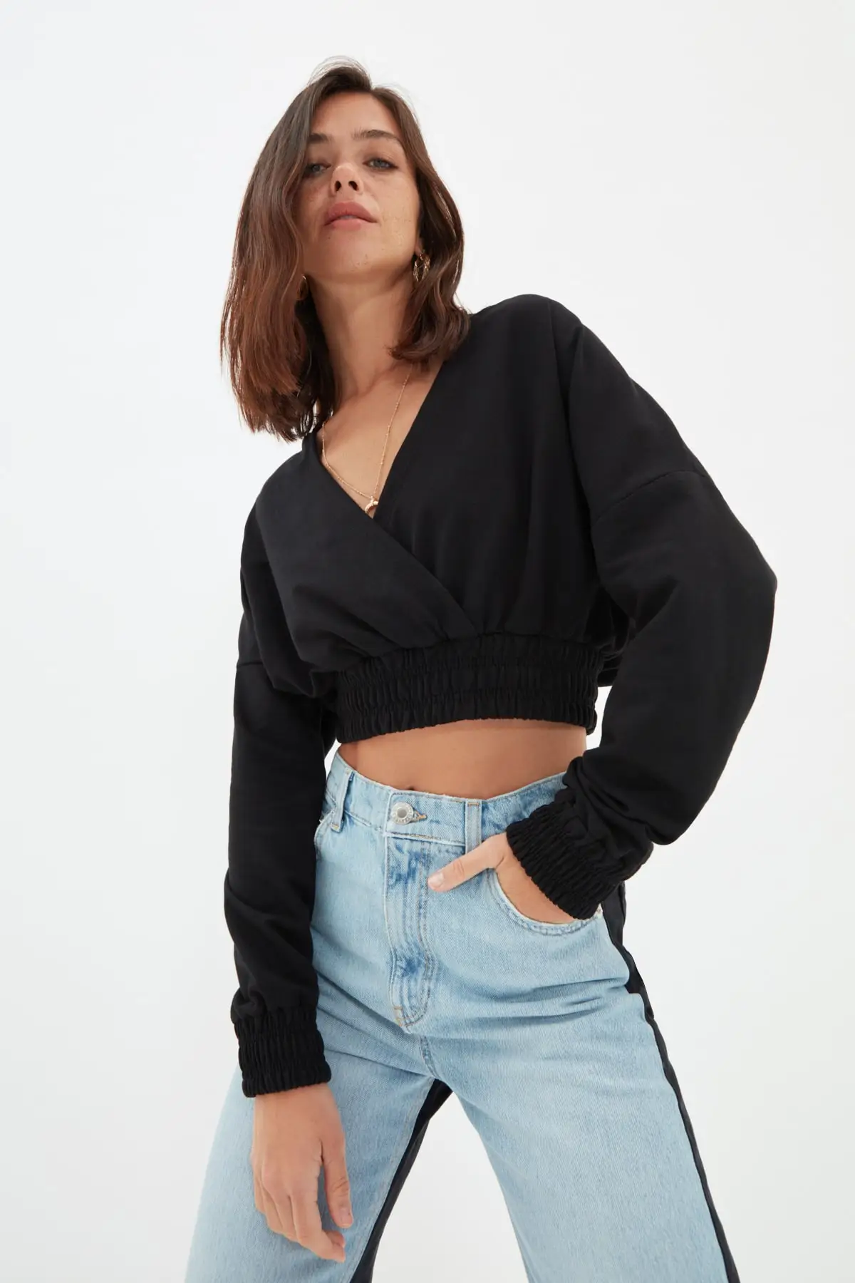 

Trendyol Crop Knitted Sweatshirt TWOAW22SW1912