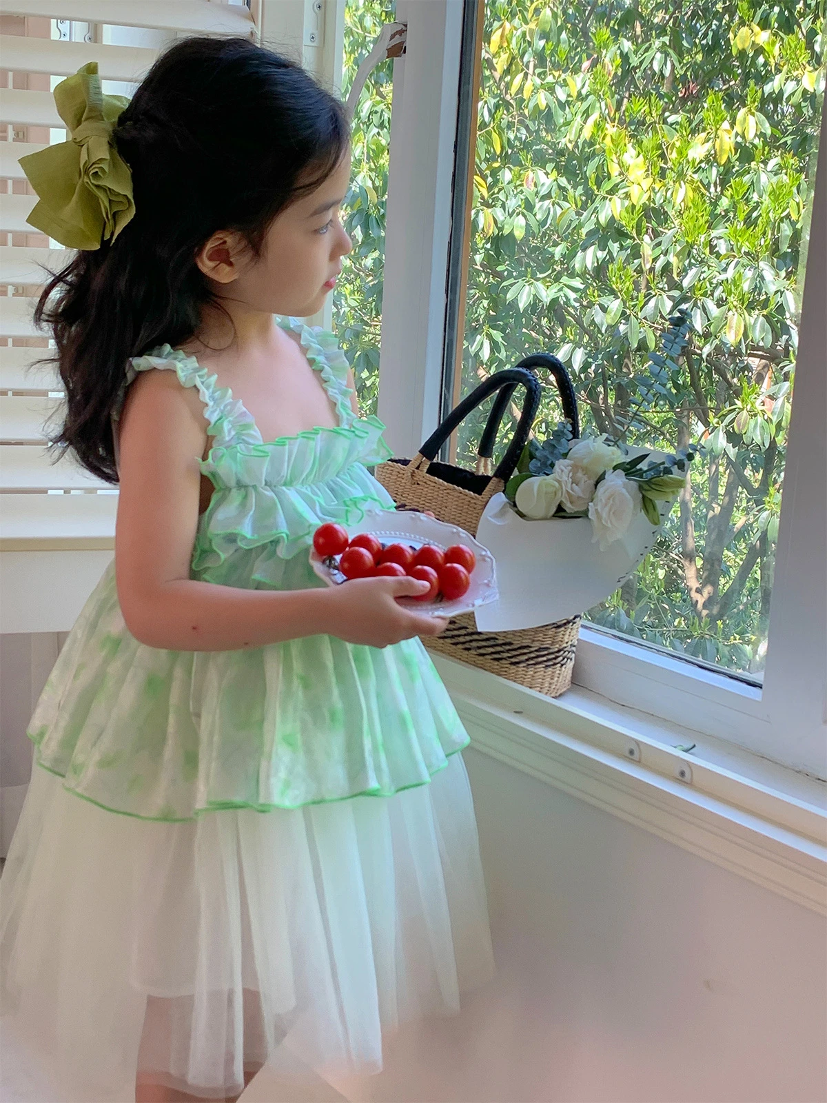 

Sweet Girls Dress 2023 New Summer Girls Clothes Sleeveless Ruffles Tulle Princess Dresses Party Wedding Kids Clothing