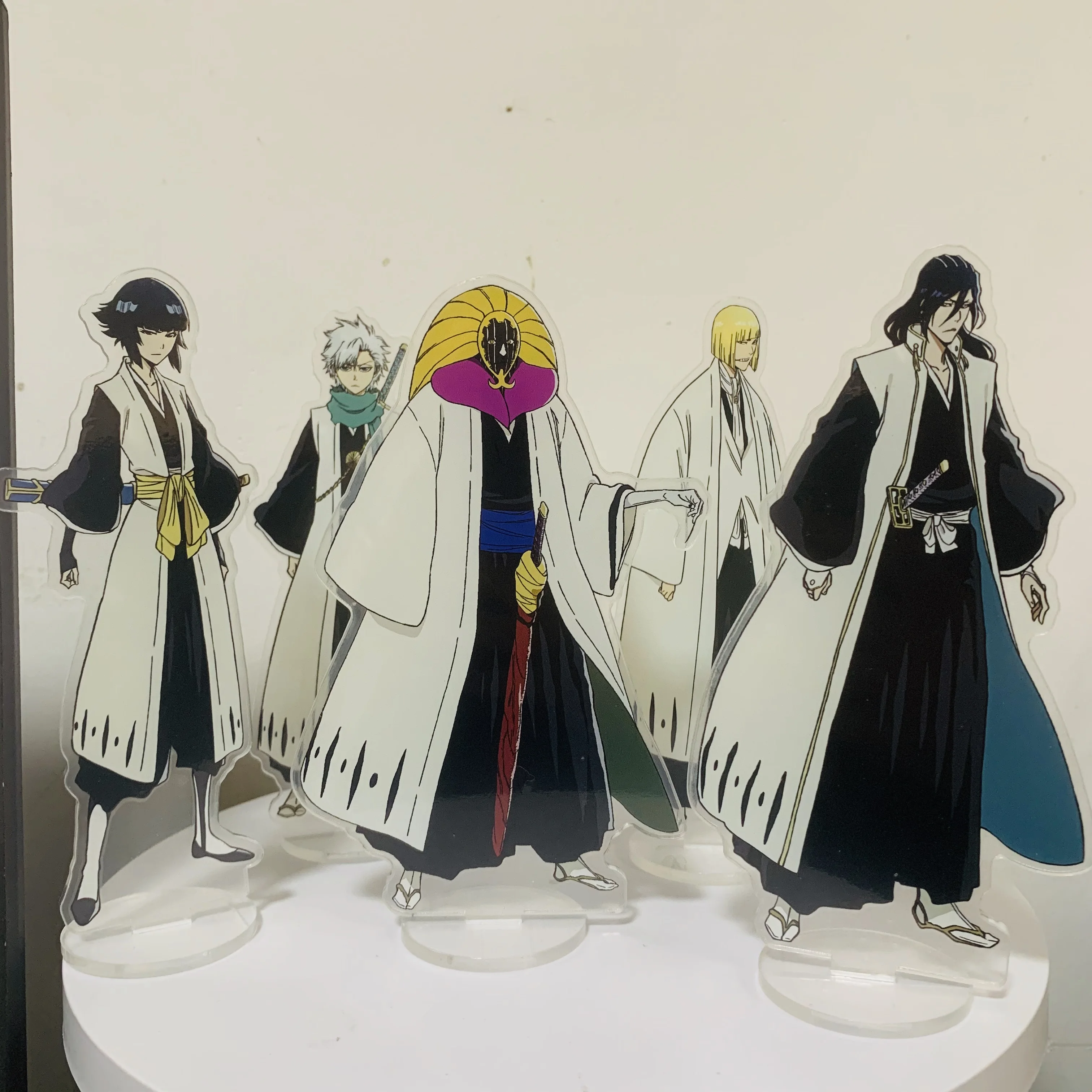 

15CM Hot Anime BLEACH Figure Yhwach Acrylic Stands Kurosaki Ichigo Urahara Kisuke Character Model Plate Desk Decor Standing Sign