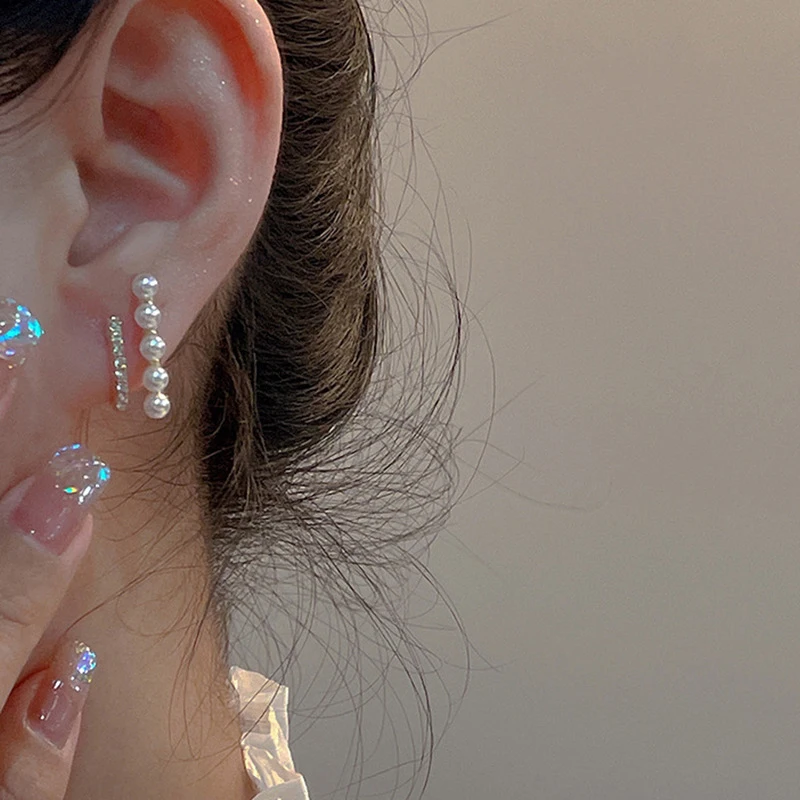 

New Korean Trendy Pearl Stud Earring for women Minimalist Geometric Retro Niche Design Ear Studs Fashion Zircon Simple Earring