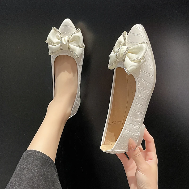 

BCEBYL Temperament Pointy Flat Single Shoes Women 2023 Bow Shallow Mouth Soft Soled Women's Loafers Fashion Sexy Single Shoes