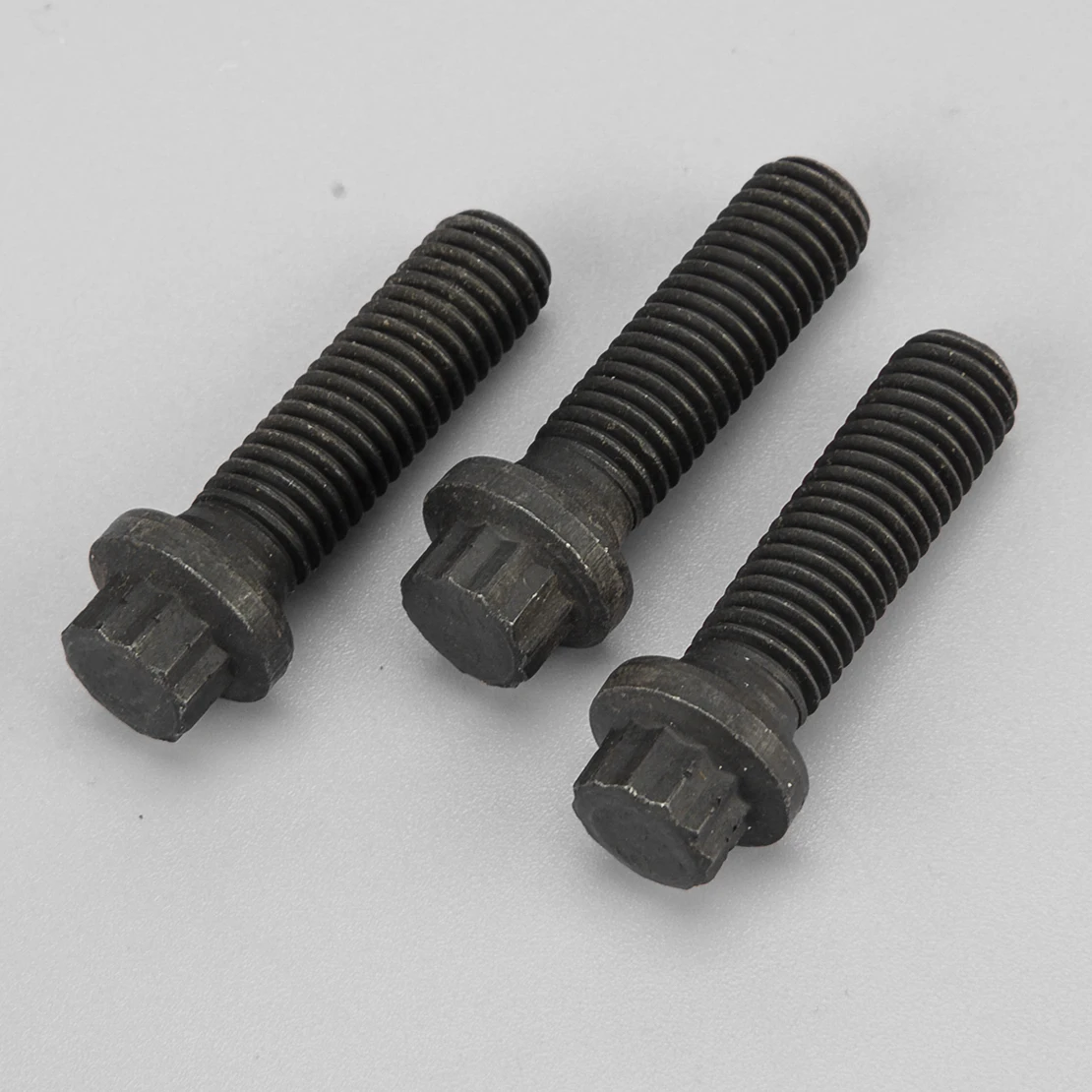 болт стартера 2190. болт крепления стартера ваз 2190. болт стартера. болты крепления стартера мерседес w168. болт стартера.