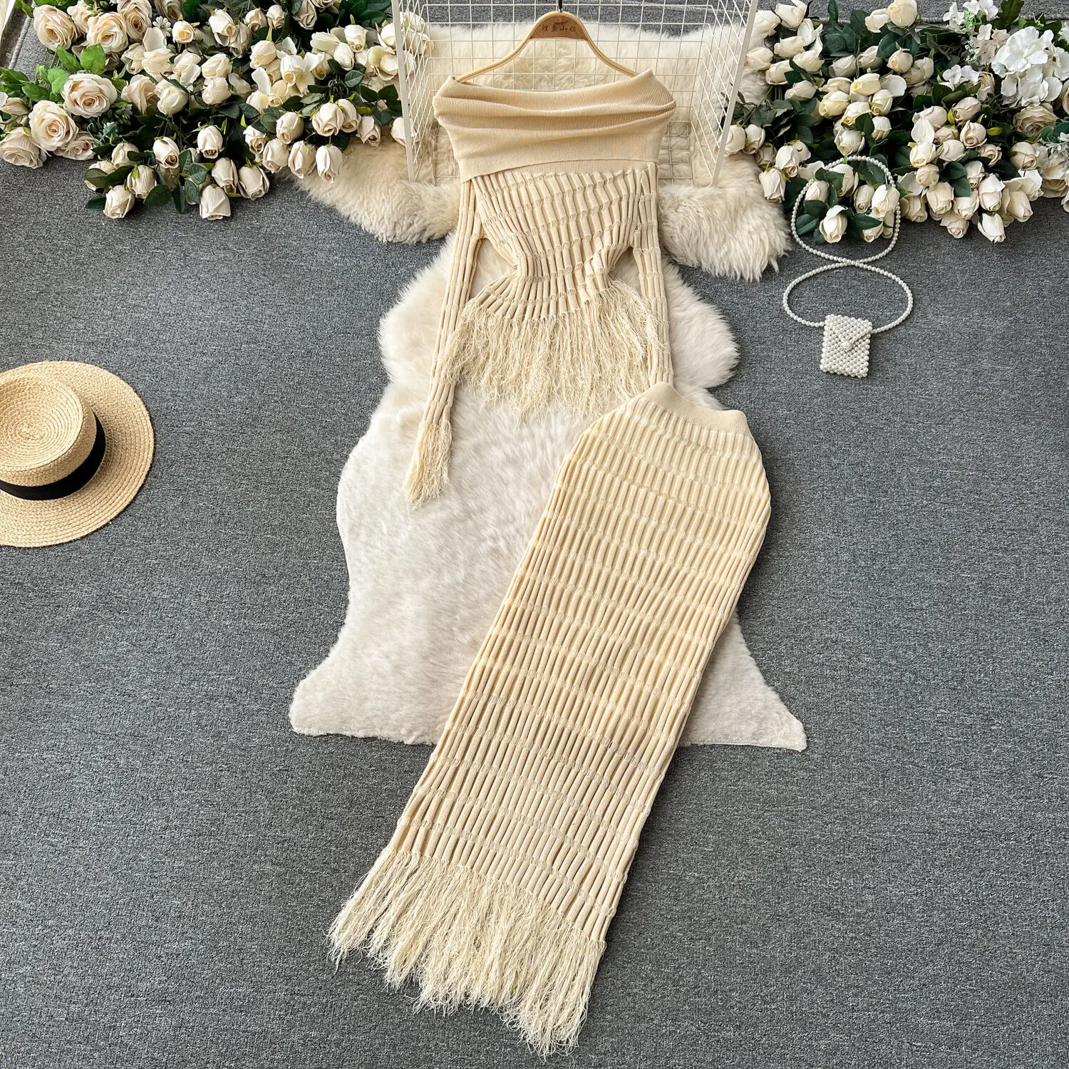 

Женский вязаный комплект из двух предметов с юбкой, Топ с длинным рукавом и вырезом лодочкой с кисточками и облегающая юбка с высокой талией