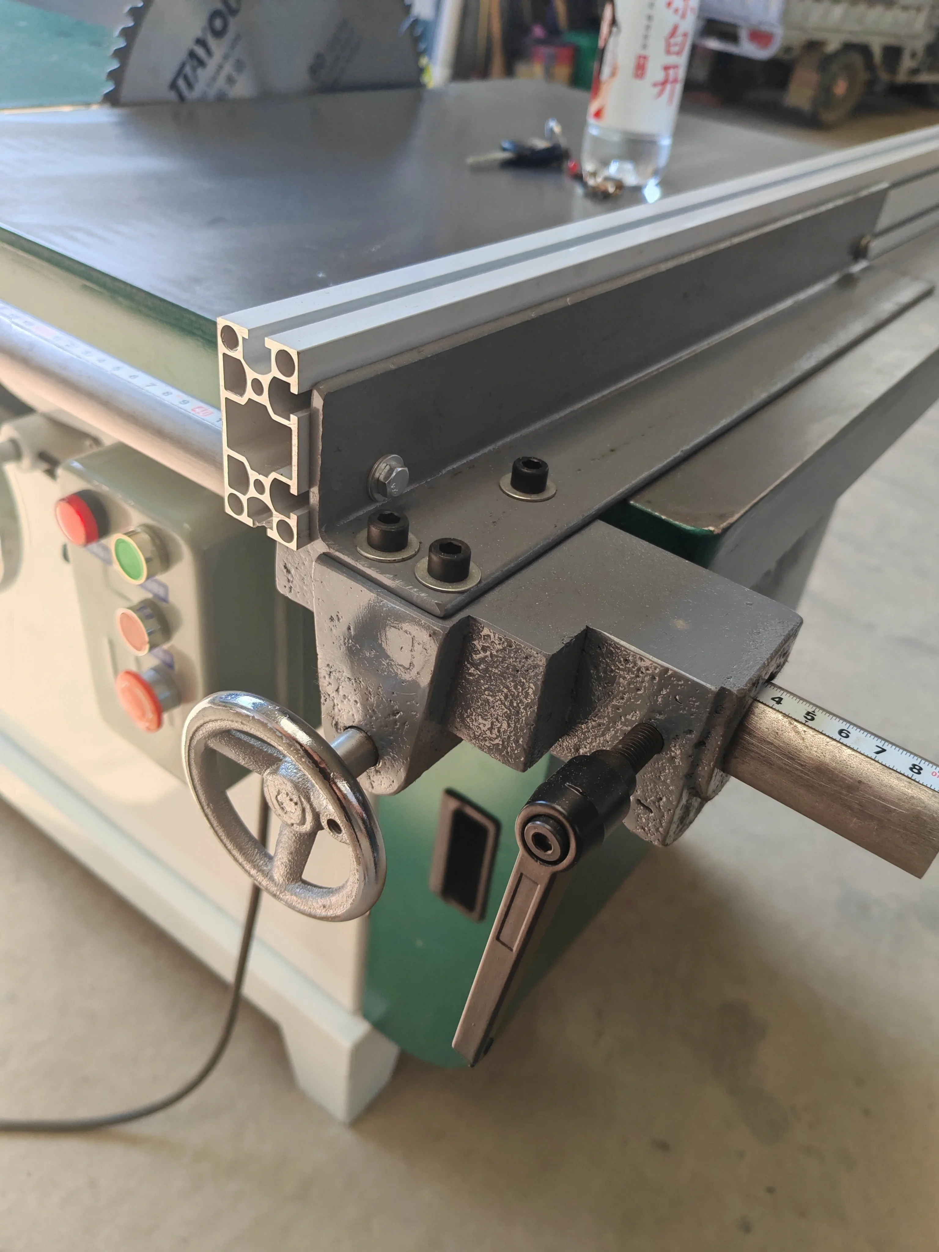 Прецизионные скользящие радиальные настольные циркулярные пилы для резки