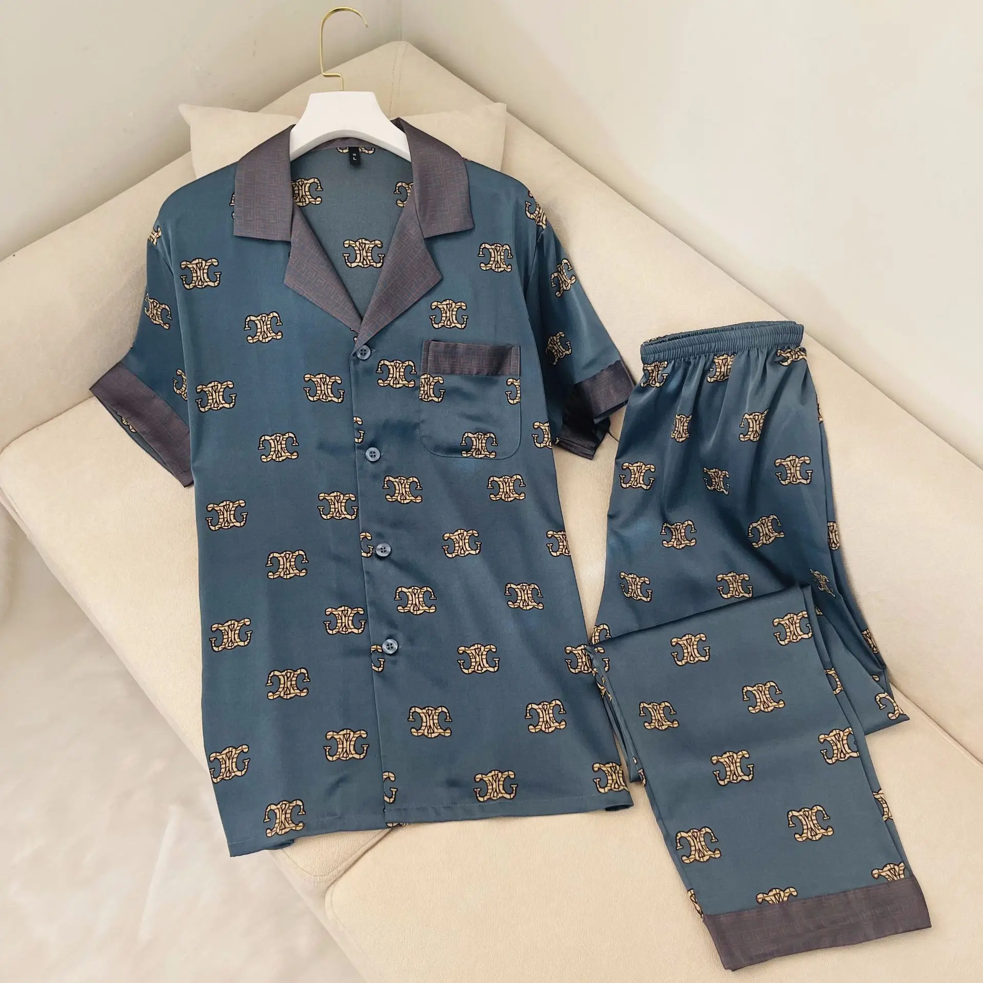 

Men 2Pcs Nightwear Silkly Rayon Pajamas Set Male Home Clothes Csual Print Pjs Short Sleeve Homewear Nightwear Baggy Sleep Suit