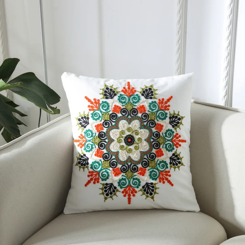 

Хлопковая вышитая наволочка 45x45 см