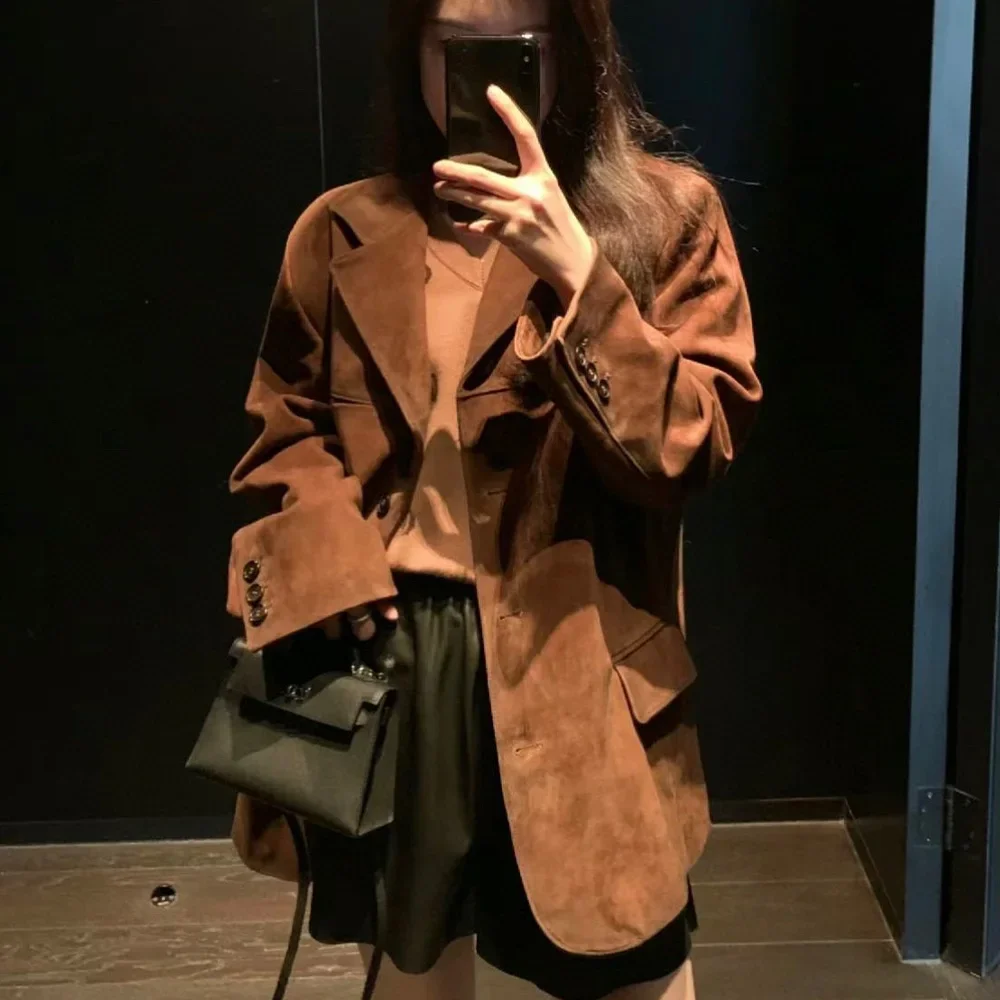 Рисунок 4 - Однотонная однобортная куртка с длинным рукавом