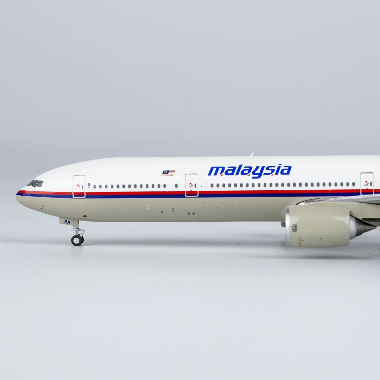 Коллекционный самолет из сплава подарок модель NG 1:400 Malaysia Airlines Boeing B777-300 литая под