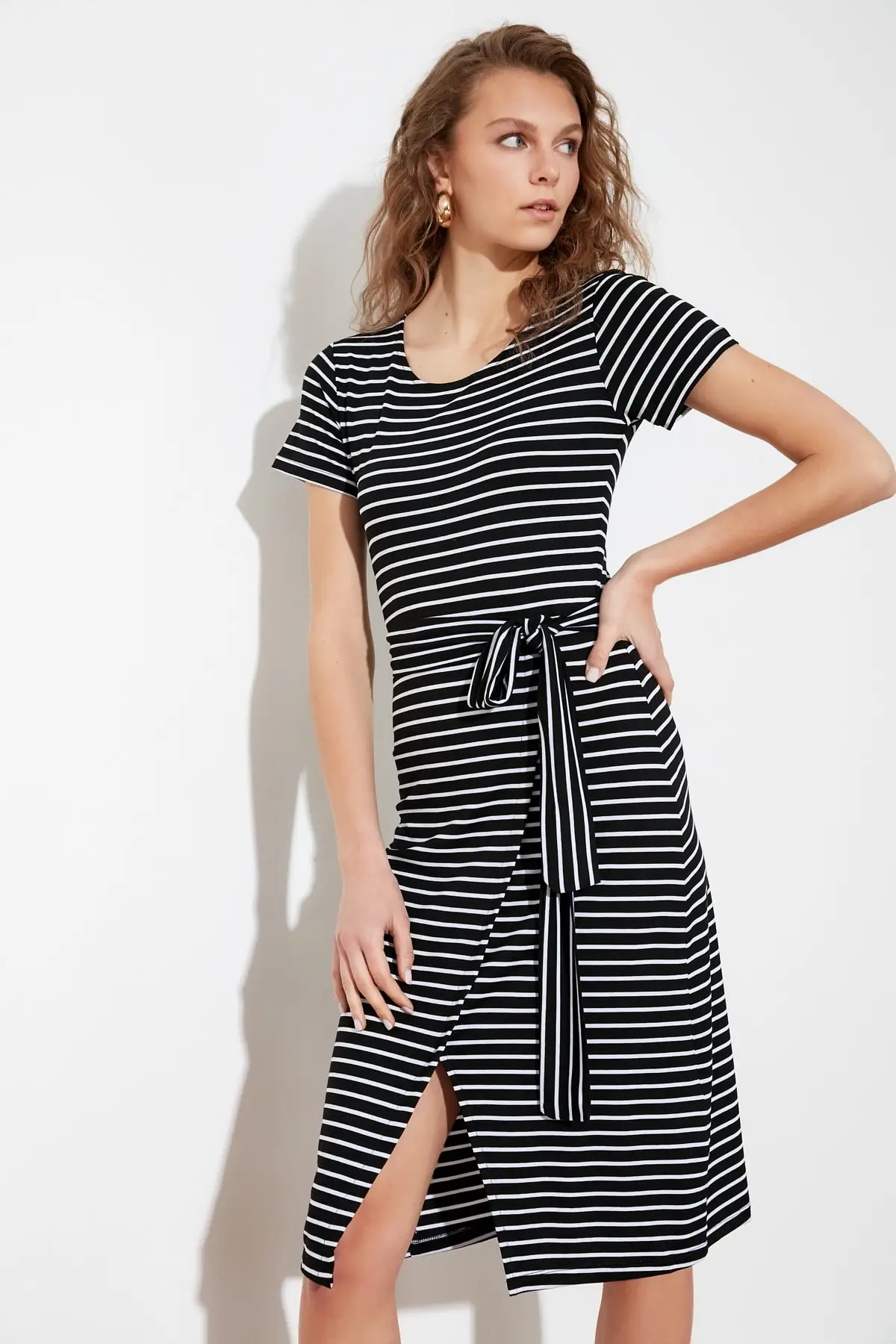 Темно-синее трикотажное платье в полоску | Женская одежда