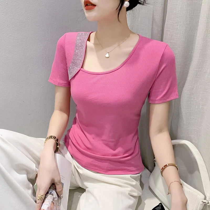 

2023 Summer New Stitching Fashion Hot Drilling Oblique Collar Short-sleeved T-shirt Solid Color Western Style Women's Base Top