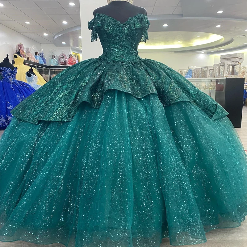 

Blackish Green Shiny Sexy V-Neck Quinceanera Dresses Mexican Lace Puffy Ball Gowns Off-Shoulder Applique Luxury Vestidos De XV A