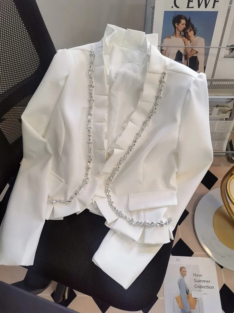 

Куртка женская демисезонная однотонная с V-образным вырезом, длинным рукавом и оборками