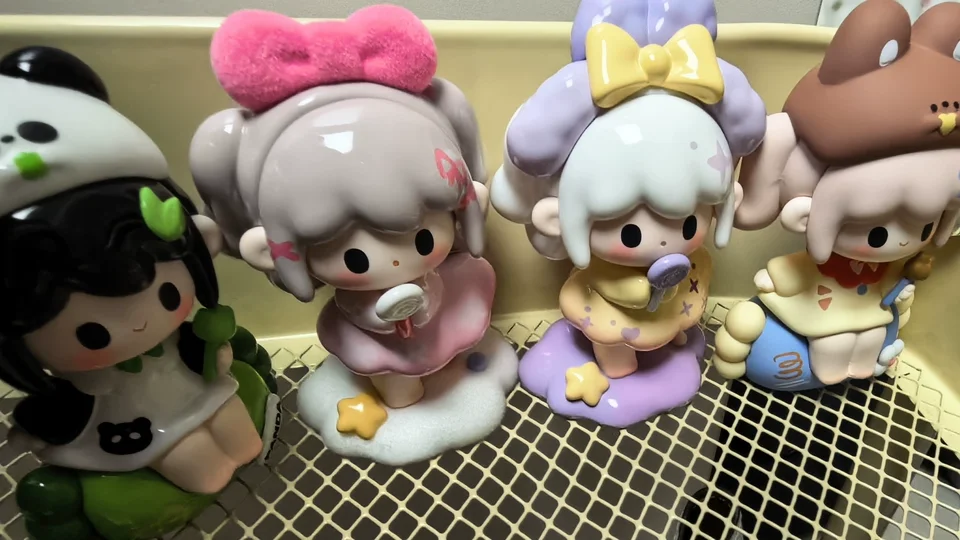 Фото Коллекционная мини-фигурка M G Shop Blind Box Uutoy Sweet Heart Youyou Park Series: Настольное украшение, декор для дома №5