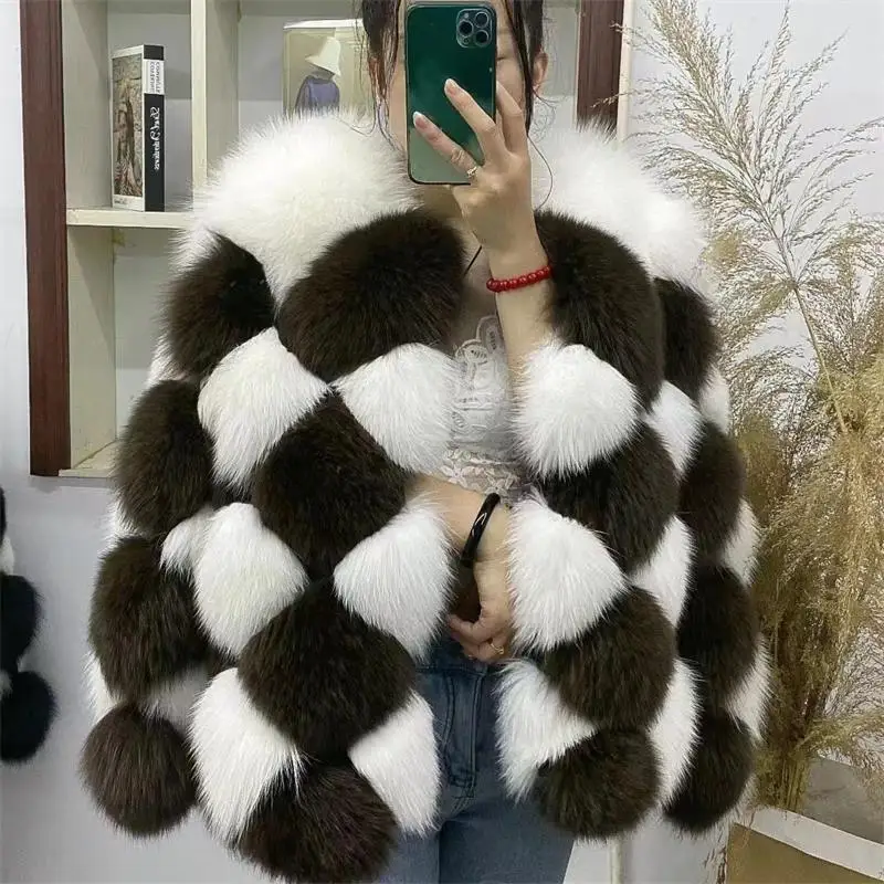 Рисунок 3 - Роскошные куртки и пальто из натурального