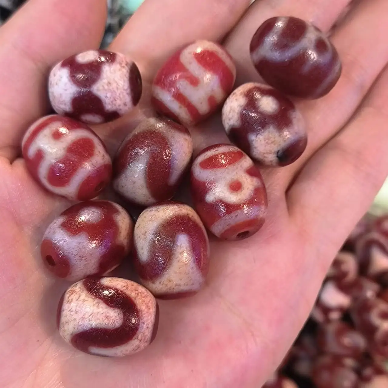 1pcs/lot Natural dallow Agate Dzi Beads red glossy weathered pattern calcification ancient mystery accessories gem jewelry taki