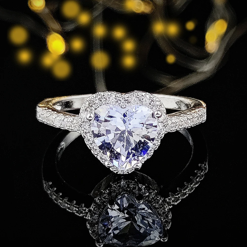 

Женское кольцо из серебра 925 пробы, с фианитом