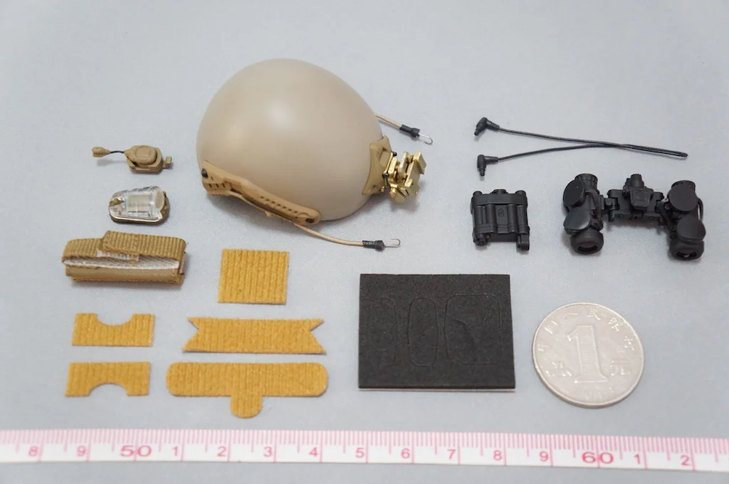 

DAMTOYS DAM 1:6 Scale 78089 Marine Corps Reconnaissance Platoon Woodland Edition Chest Hanging Bag Clothes Head Carving