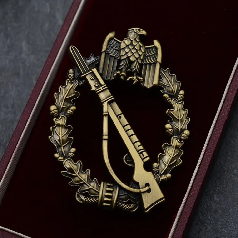 

Значок немецкой пехоты времён Второй мировой войны