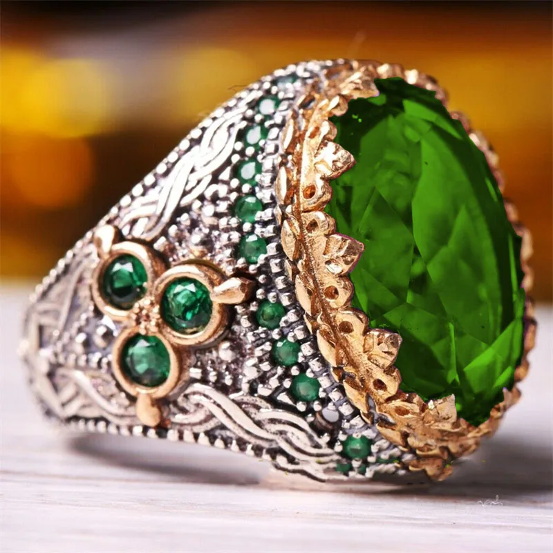 

Inlaid Green Crystal Men's Luxury Ring Personality Retro Big Gemstone Ring To Attend The Banquet Party Fashion Casual Jewelry