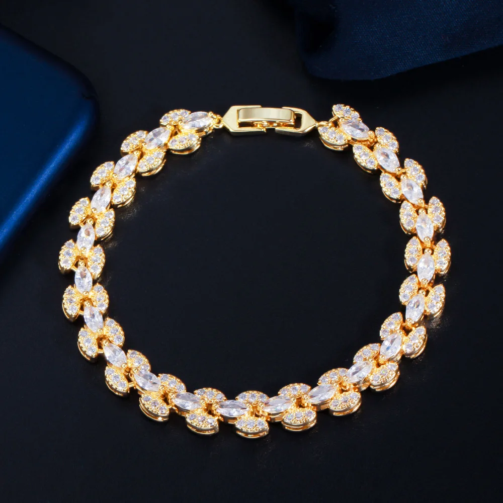 

ThreeGraces High Quality Shiny Cubic Zirconia Gold Color Link Chain Bracelet for Women New Fashion Party Costume Jewelry BR175