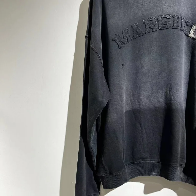 Рисунок 3 - Уличный пуловер оверсайз с вышивкой в масштабе 1:1