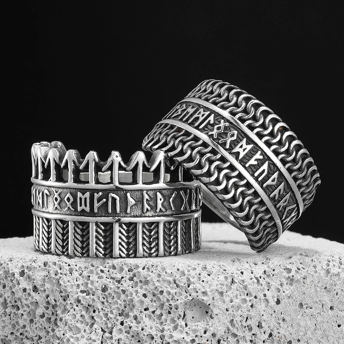 

Viking Runes Fence Clans Stainless Steel Womens Mens Rings Punk Vintage for Boyfriend Biker Jewelry Creativity Gift Wholesale