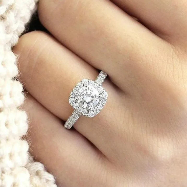 

Hot Selling 18k White Gold Plated Hearts And Arrows Imitation Zircon Engagement Rings Best Selling Jewelry In Europe And America