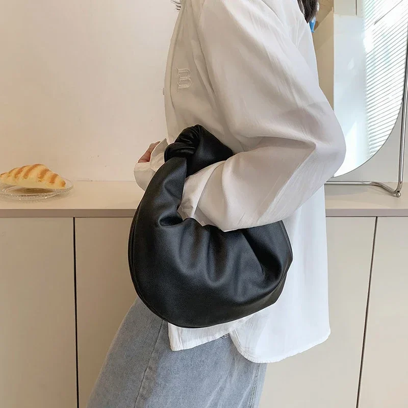 2024 высококачественная однотонная сумка из искусственной кожи с пряжкой модная