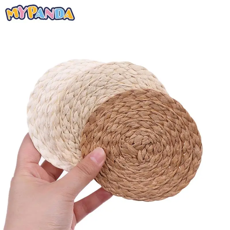 

1PC Dollhouse Mini Weave Floor Rug Straw Round Carpet Dollhouse Home Bedroom Decoration For Doll House Decor Kids Pretend Toys