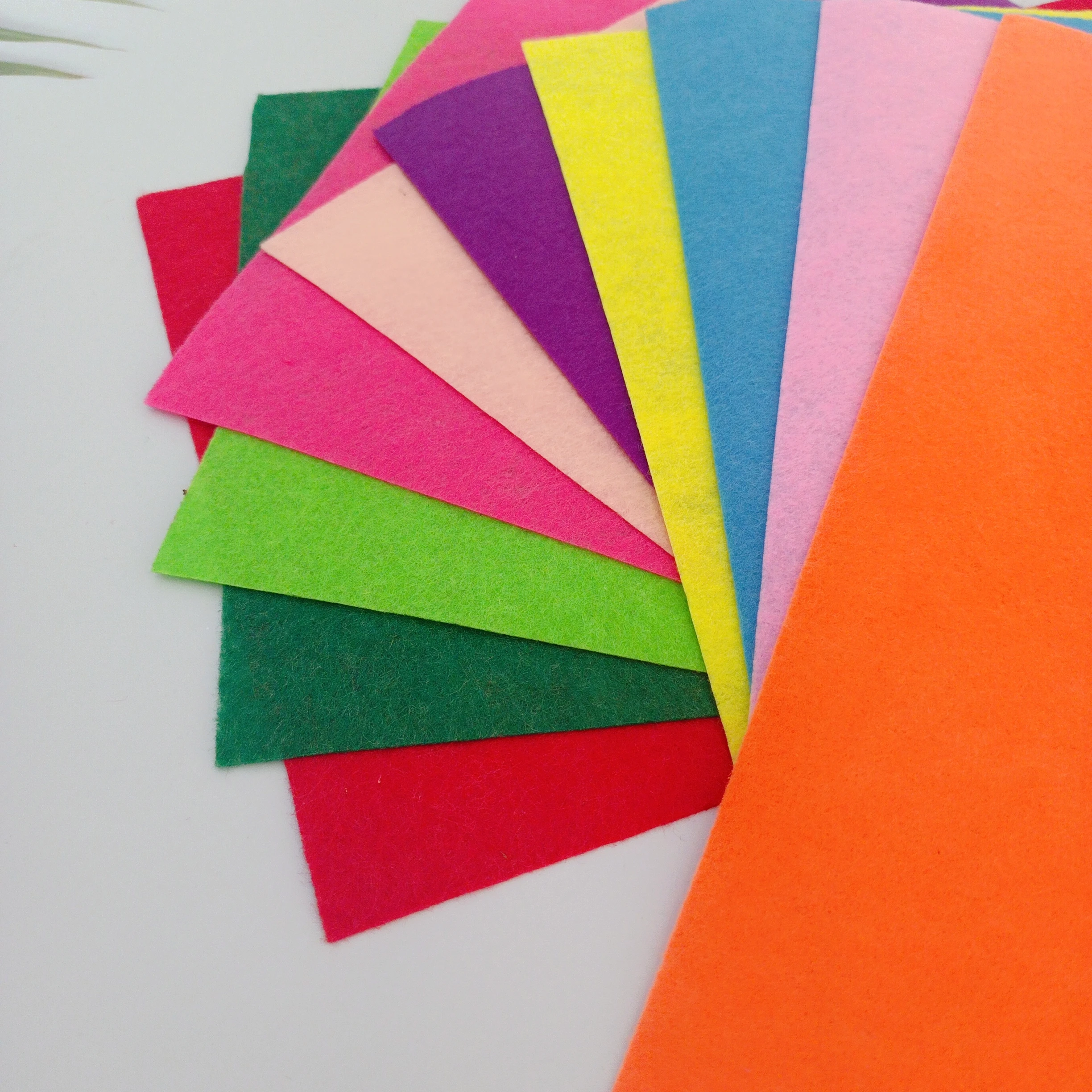 

10pcs Non-Woven Needlework Felt Fabric 20x30cm Patchwork Cloth Set Kids Scrapbook Doll Sewing Crafts DIY
