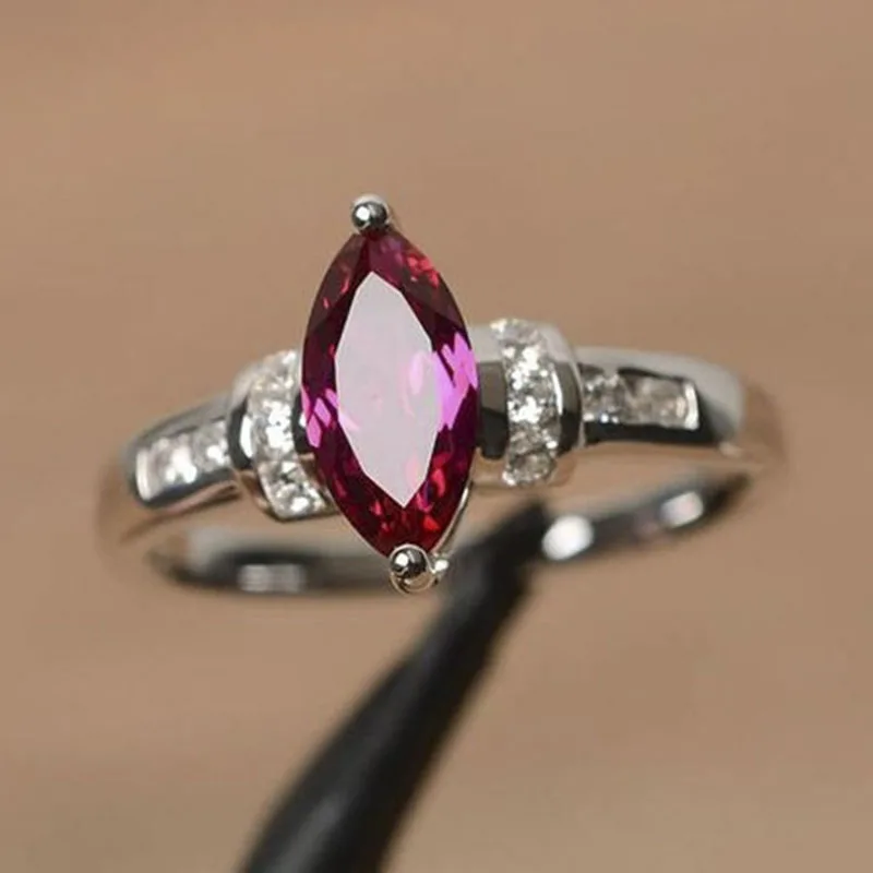 

Milangirl Fashion Exquisite Silver Color Ring for Women Party Daily Wearable Jewelry Noble Rhombus Cut Red Horse Eye Drill Rings